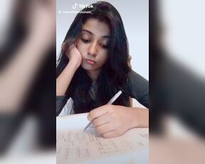 Srilankan tik tok gril