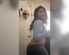Ass shaking