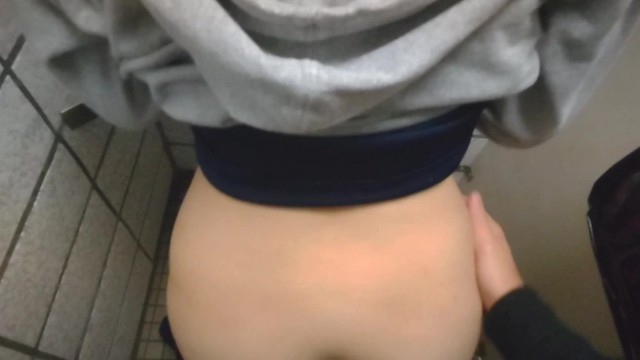 【個人撮影】女子学生マネージャーが公園のトイレで秘密のご褒美！口内大量射精と大量中出し！！！ 日本人 素人 野外 声我慢 部活 フェラ 手コキ カップル - NanoVids
