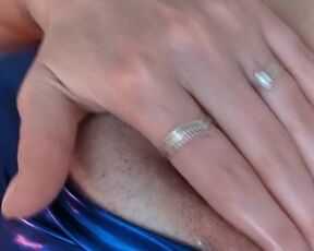 Comic-Con was messy! Cum Play Milf (juicy Lousie)