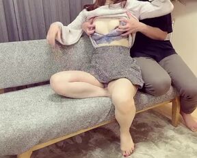 ソファーでお昼寝中の彼女に触ったら我慢できず美乳を揉みしだく - 日本人/素人カップル/個人撮影/ハメ撮り